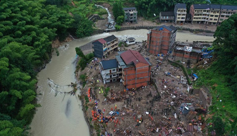 Tajfun pogodio istok Kine, 44 mrtvih, najmanje 16 ozlijeđeno